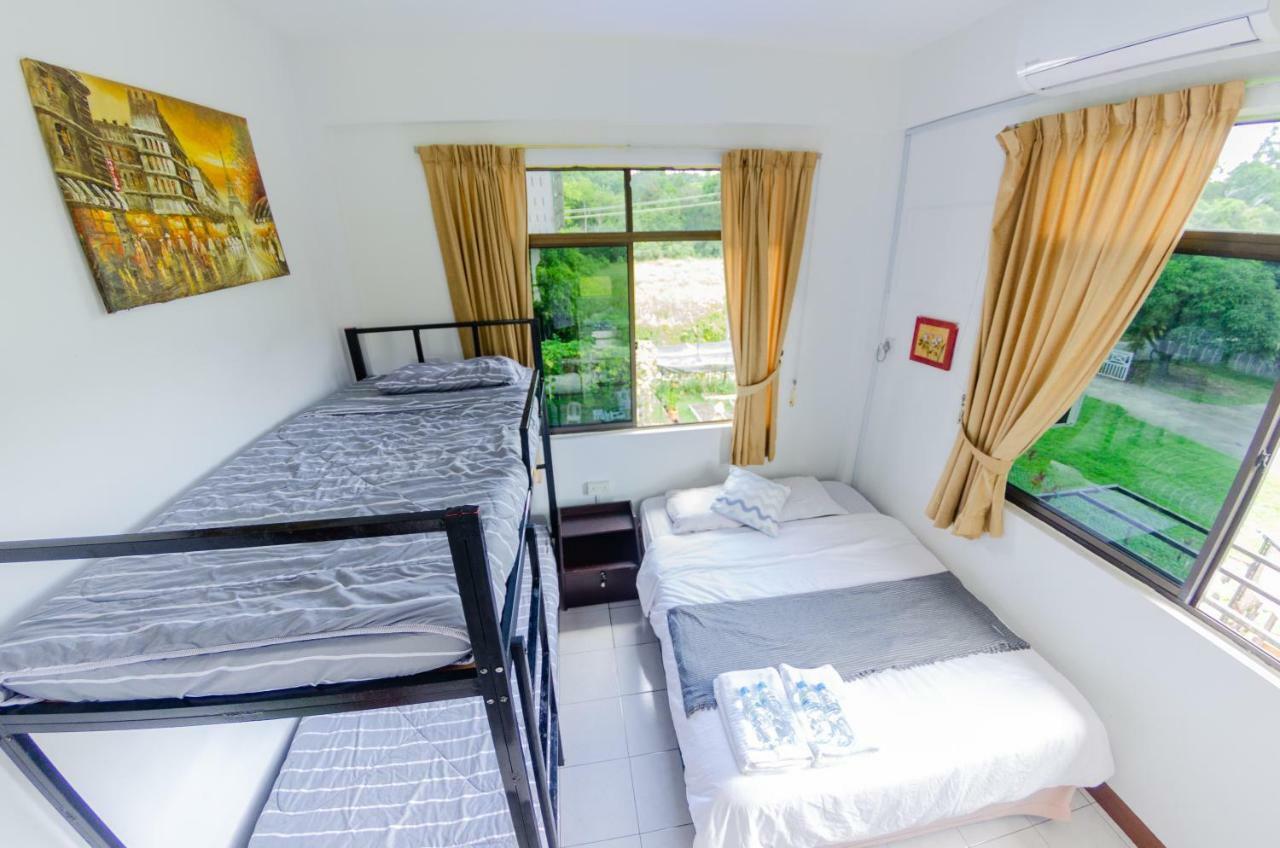 Poni Homestay Muara Exterior photo